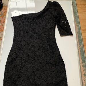 Black lace bodycon cocktail dress